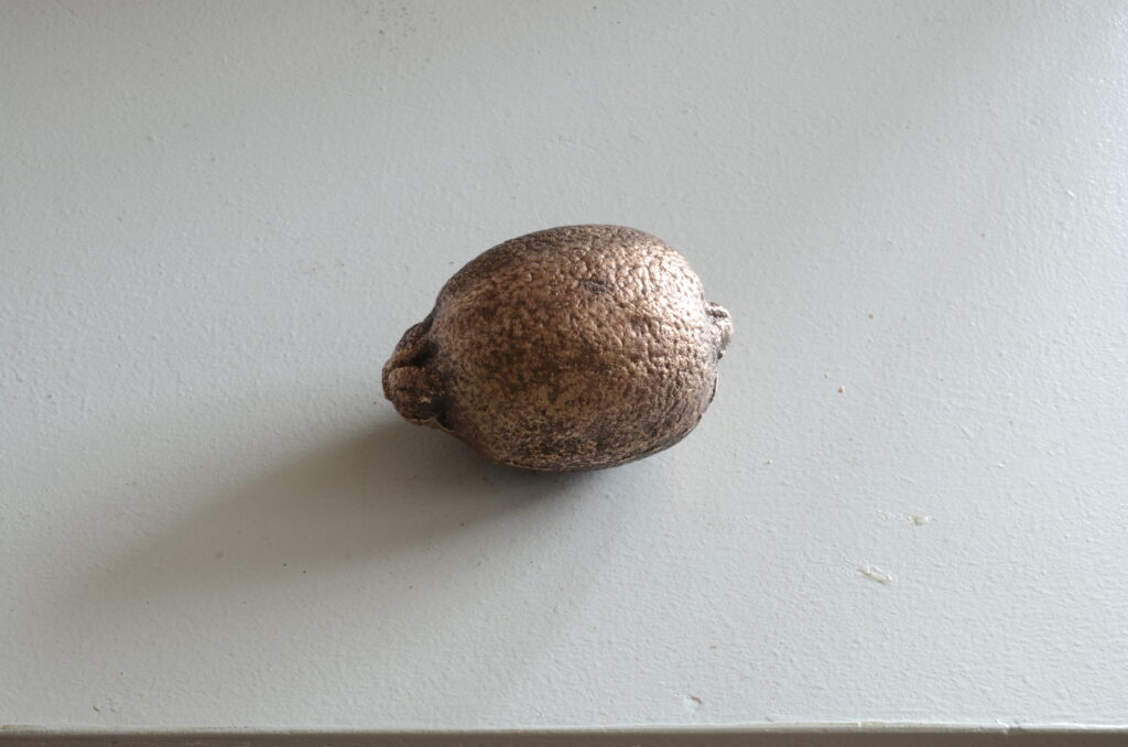 Fertige Bronzeskulptur einer Kursteilnehmerin
